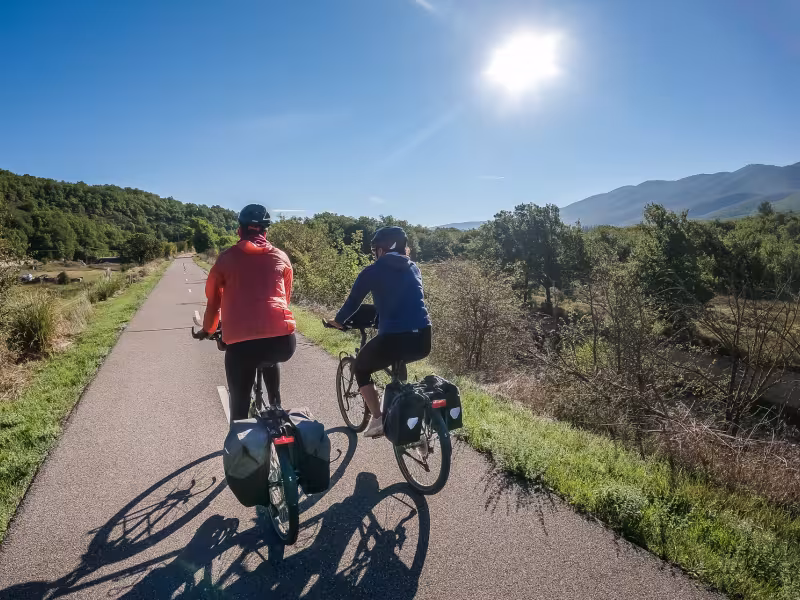 Aux abords de Coustellet sur La Méditerranée à vélo