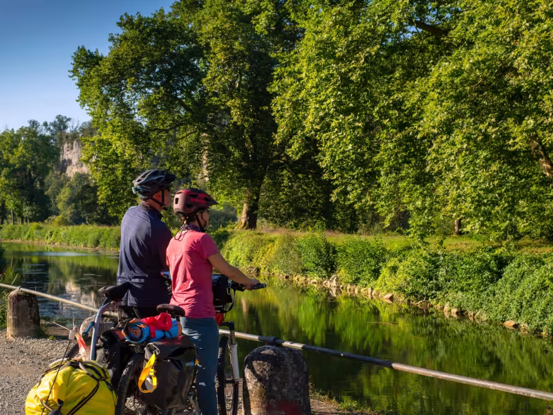 Cyclistes chargés sur l'EuroVelo 6