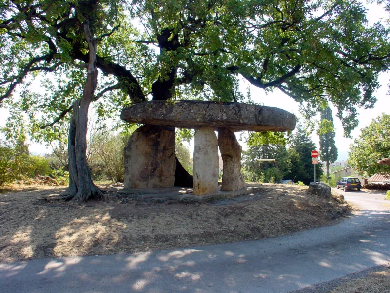 Dolmen de la Pierre de la Fée à Draguignan