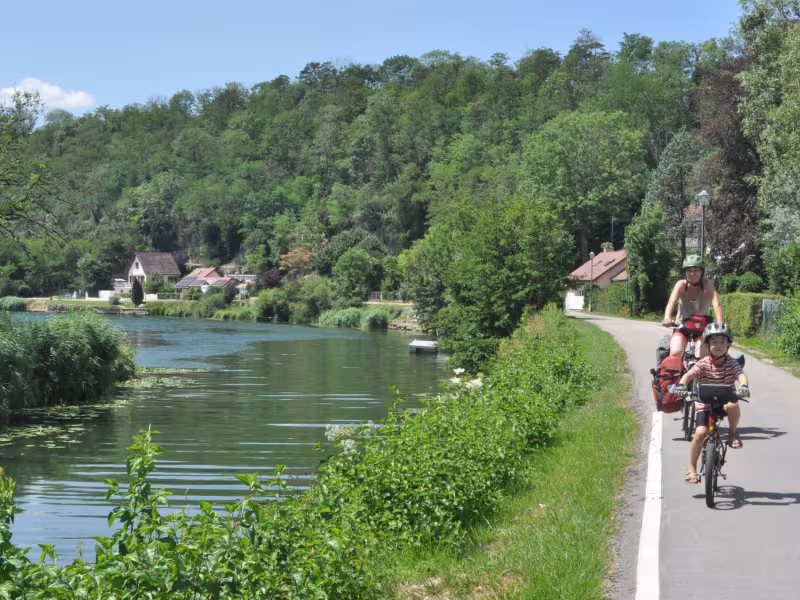 Cyclistes sur l'EuroVelo 6