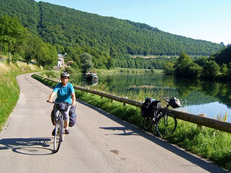 L'euroVelo 6 sur les rives du Doubs