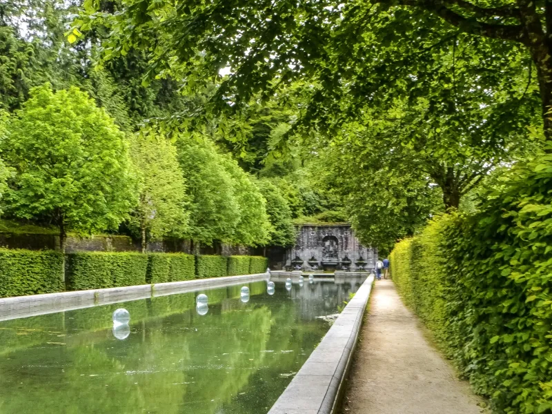 Dans les jardins du château de Trévarez à Saint-Goazec 