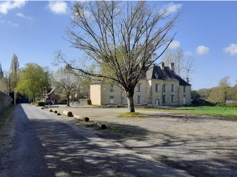 Place de l'Abbaye de Melleray
