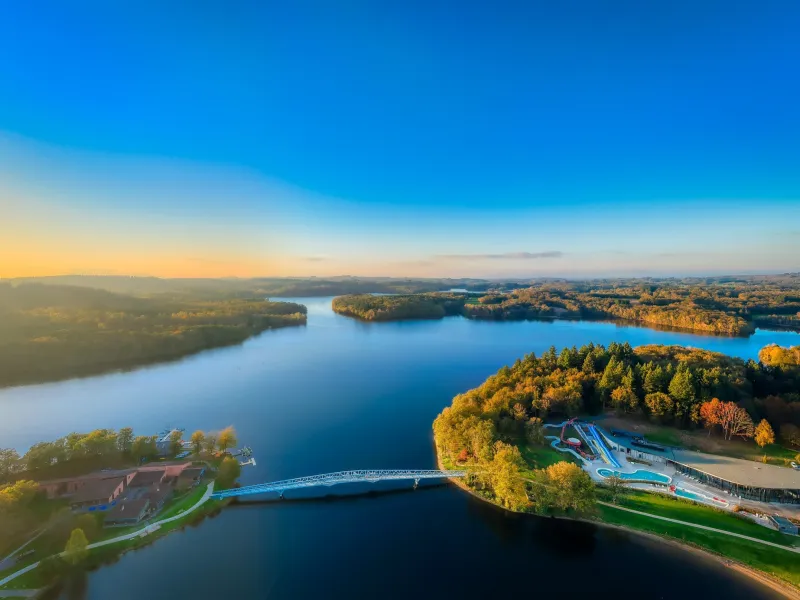Lac de Saint-Pardoux vu du ciel