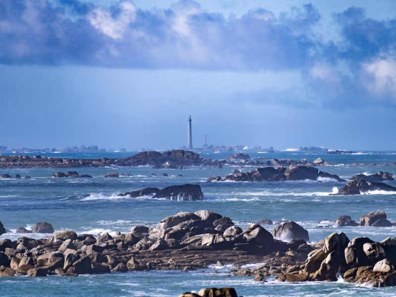 Le phare de l'île Vierge de Meneham