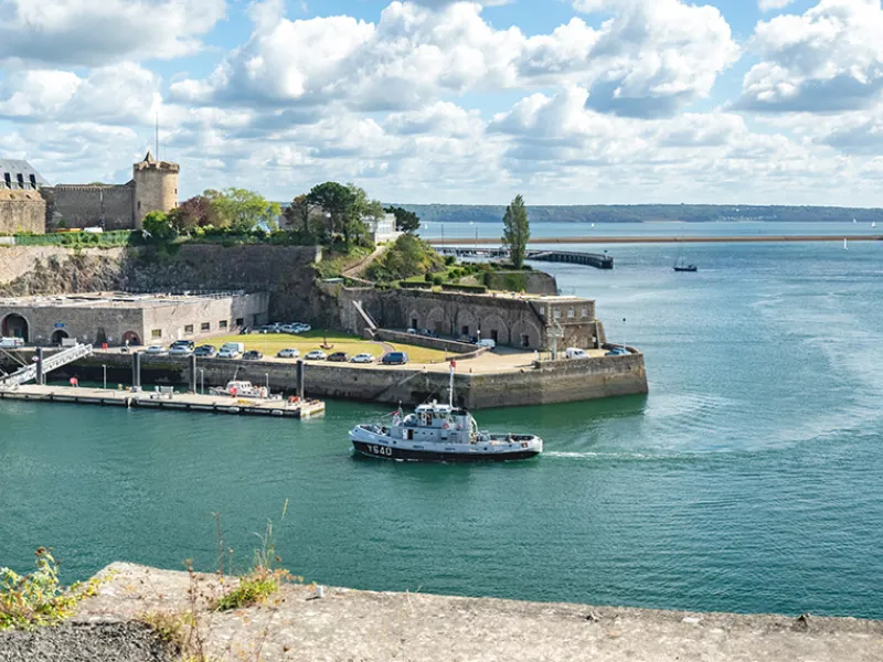 Sur le canal de Nantes à Brest
