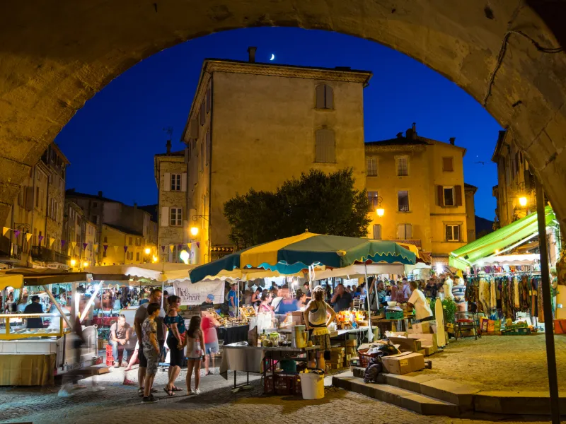 Marché nocturne - Les Vans