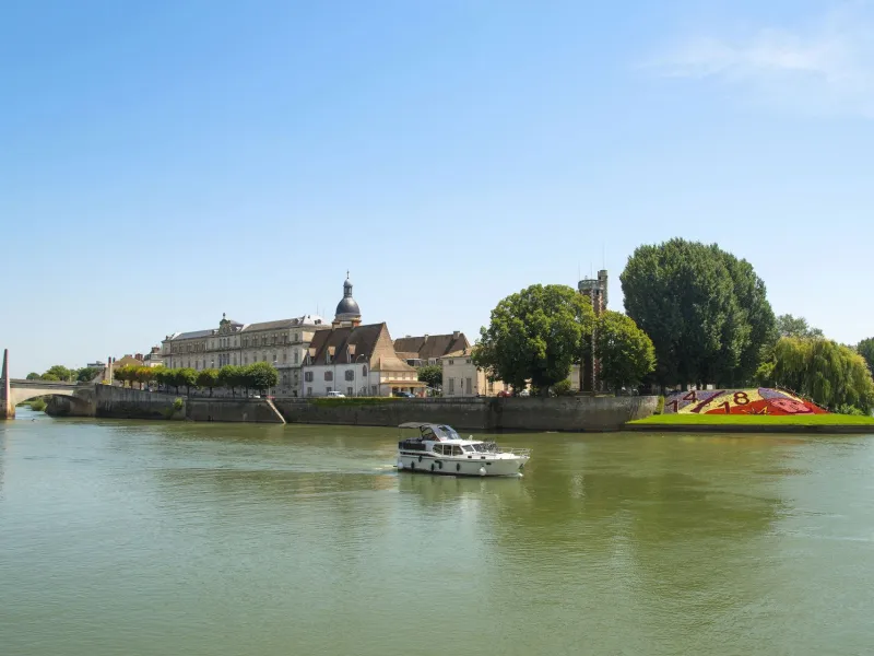 Île St-Laurent et musée N. Niépce à Chalon-sur-Saône