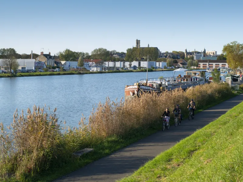 Nevers, bateau sur la Loire
