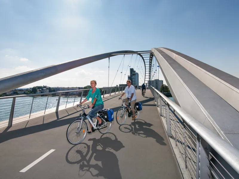 Passerelle des trois pays à vélo à Bâle
