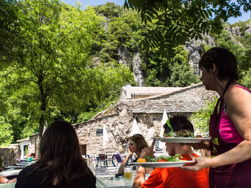 Pause à Labeil sur l'itinéraire de la GTMC à VTT