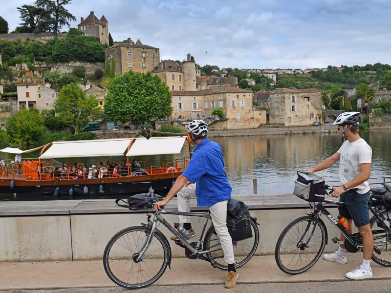 Puy-l'Evêque sur la Vallée du Lot à vélo
