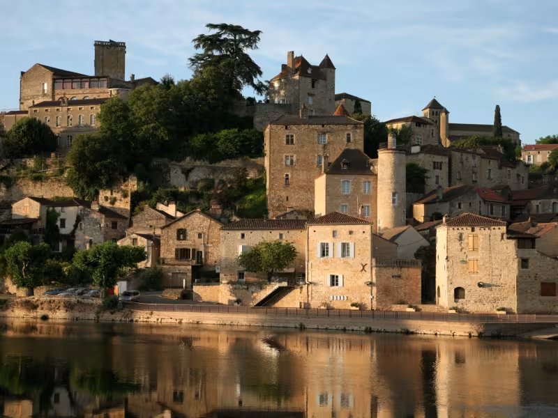 Puy l'Evêque le long du Lot