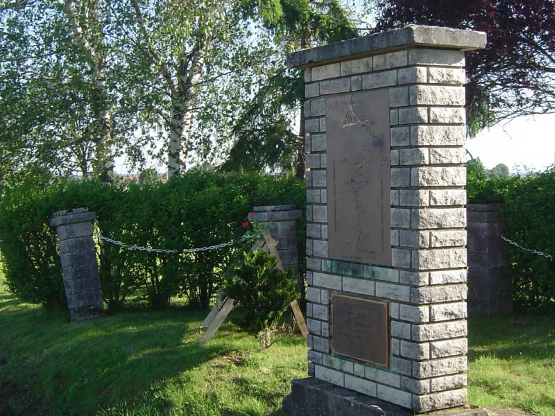 Stèle matérialisant la source de la Meuse 