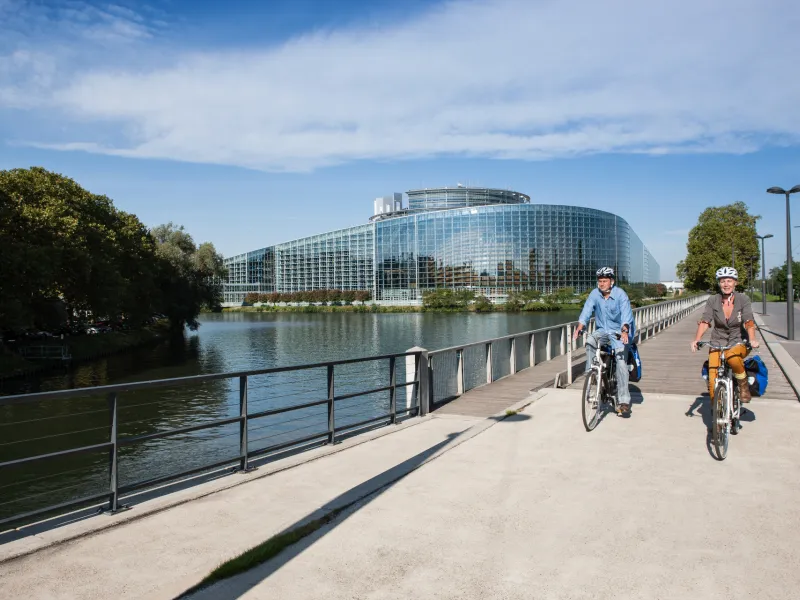 Vélo au bord du Rhin à Strasbourg