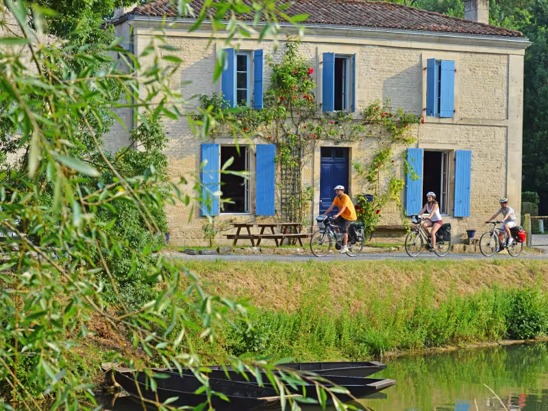 Vélo au bord de la Sèvre Niortaise - Coulon