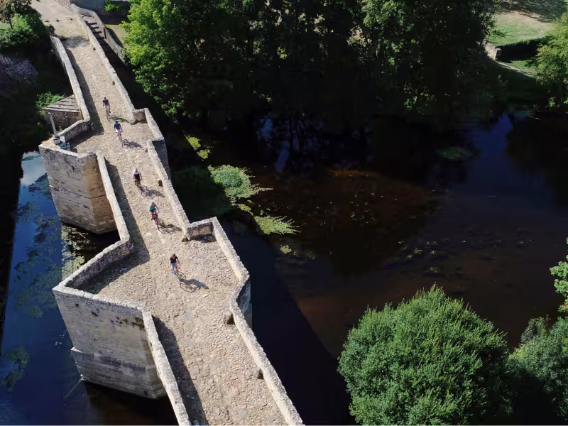Pont roman de Saint Généroux - La Vélo Francette