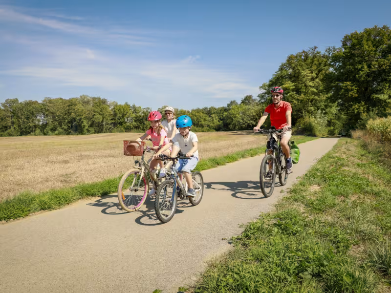 À vélo avec les enfants sur la Voie Bressane