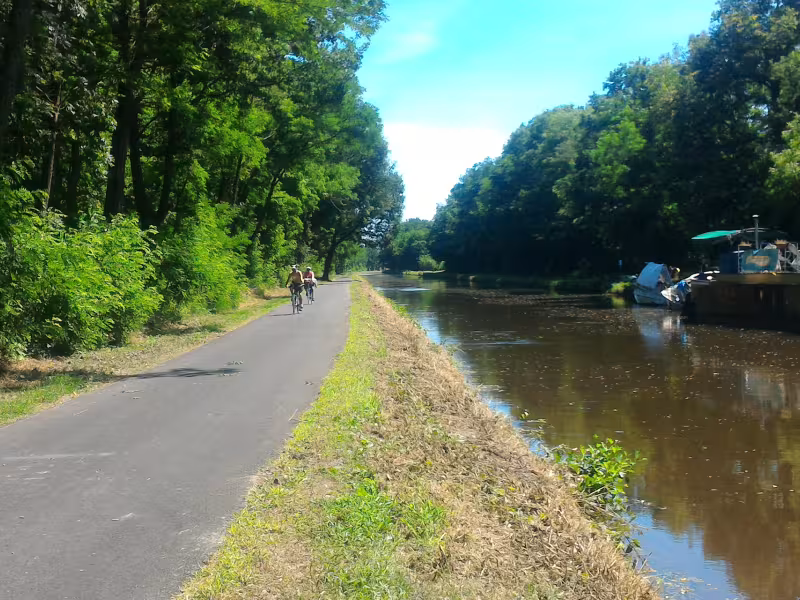 Chemin de halage du canal de Roanne à Digoin