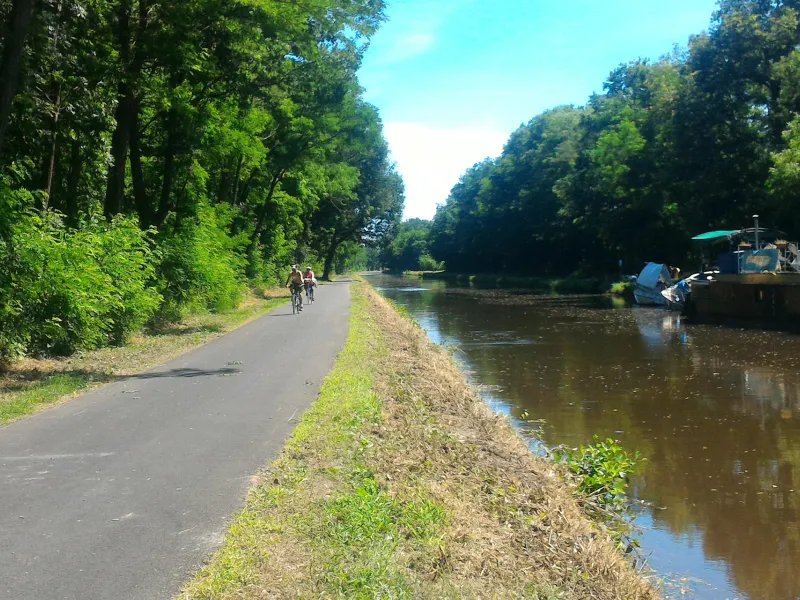 Chemin de halage du canal de Roanne à Digoin