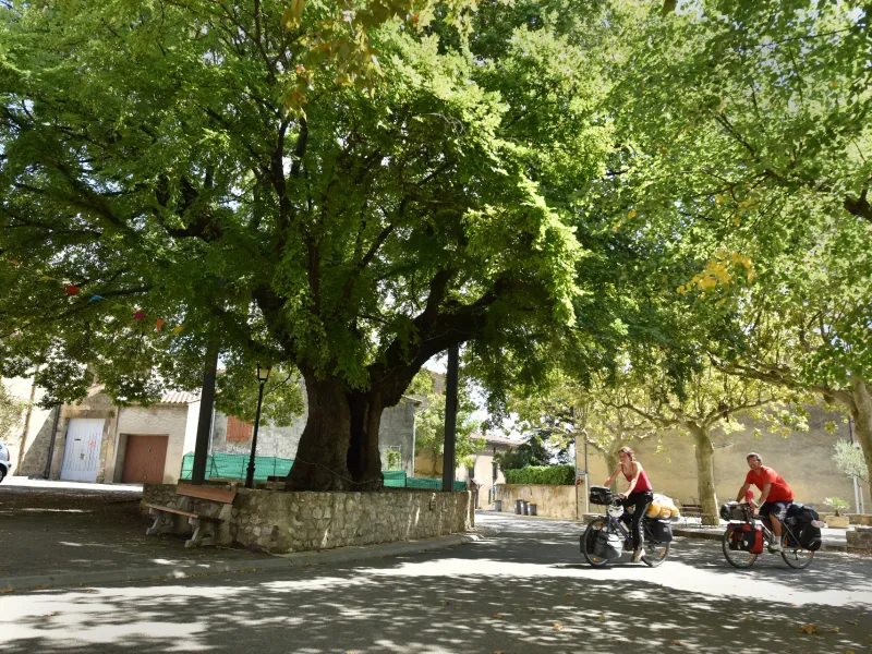 Touristes à vélo à Villesèquelande