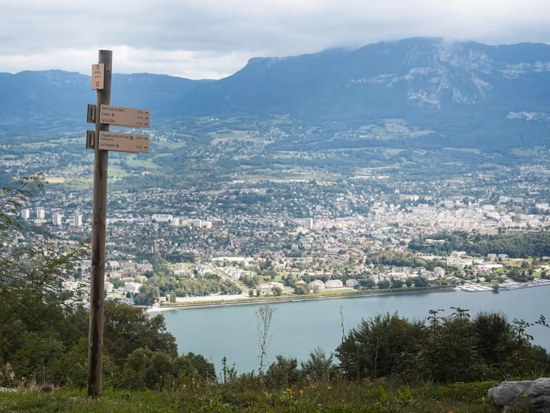Vue sur Aix-les-Bains depuis le mont du chat