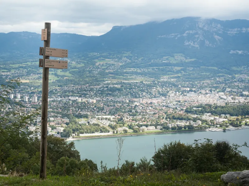 Vue sur Aix-les-Bains depuis le mont du chat