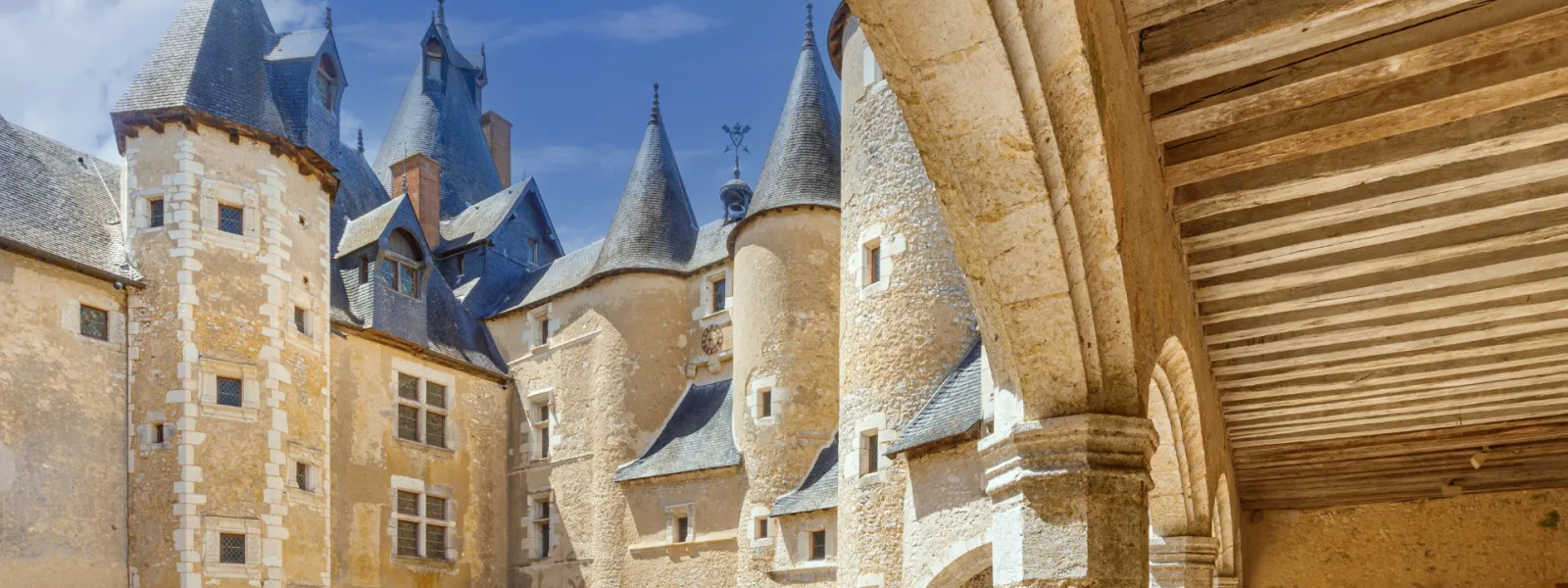 Château de Fougères-sur-Bièvre