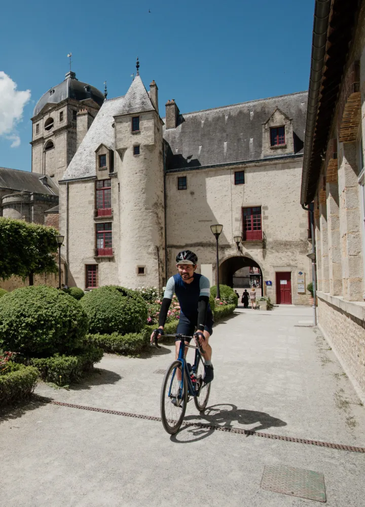 Matthieu Tordeur à vélo à Alençon