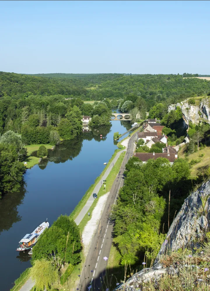 Canal du Nivernais à vélo - Rochers du Saussois