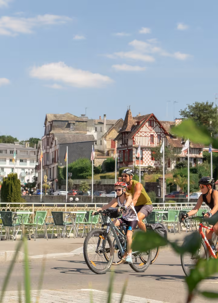 Cyclistes à Bagnoles de l'Orne
