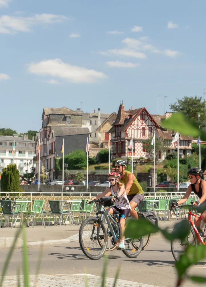 Cyclistes à Bagnoles de l'Orne