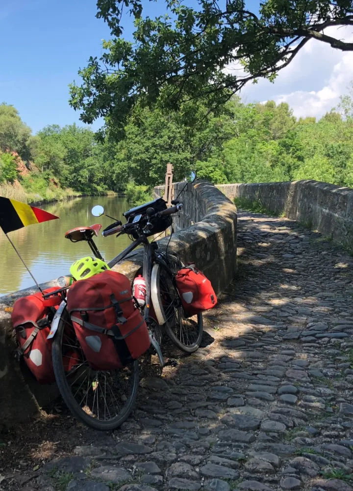 Sur le canal du midi à vélo