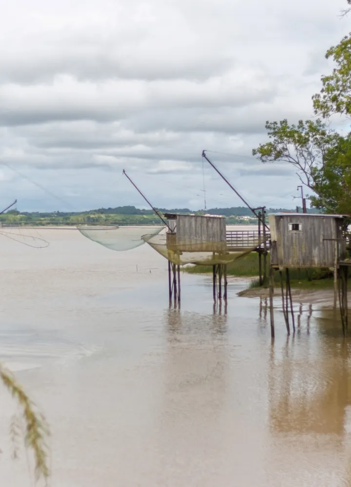 Carrelet sur l'estuaire à Cussac-Fort-Médoc