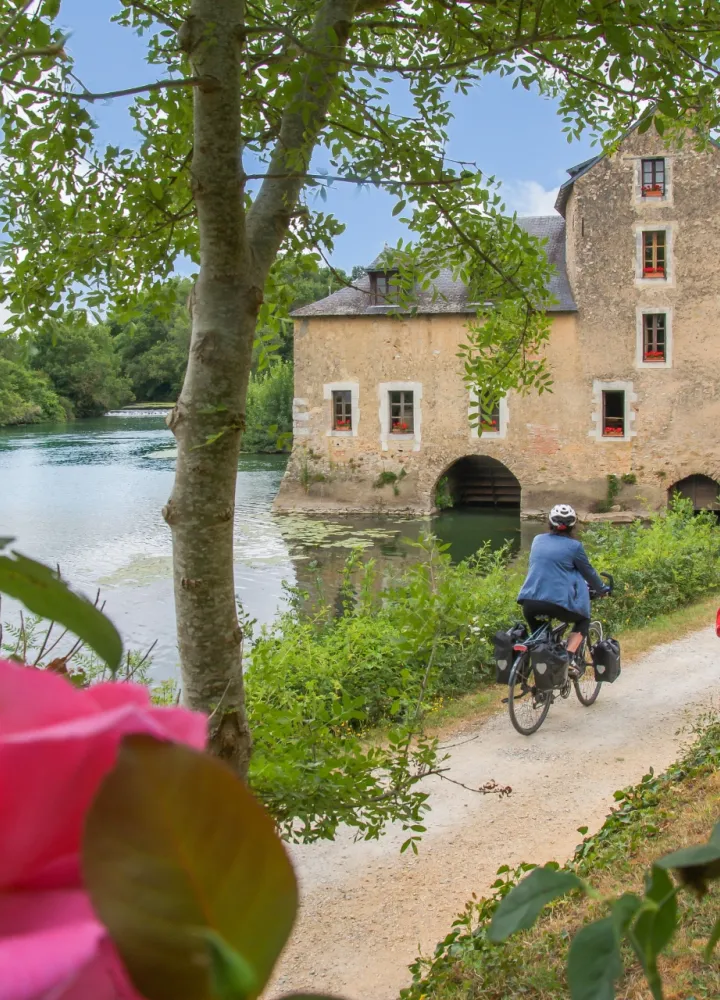 Cyclotouristes près de Durtal