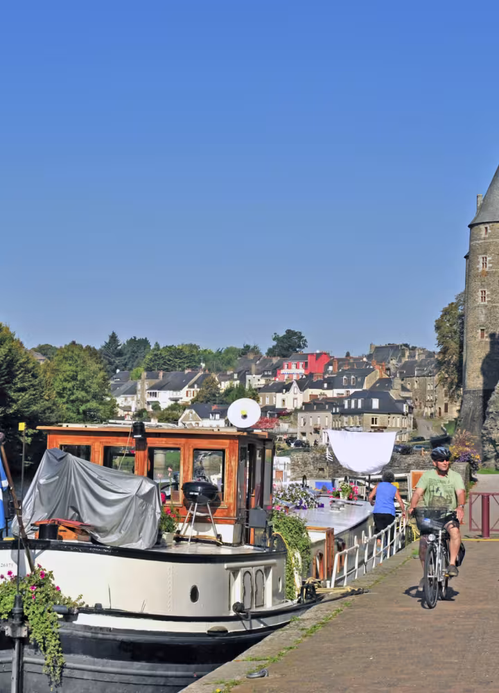 Le canal de Nantes à Brest à Josselin