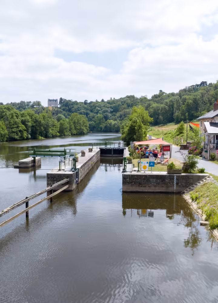 Ecluse d'Origne sur la Mayenne