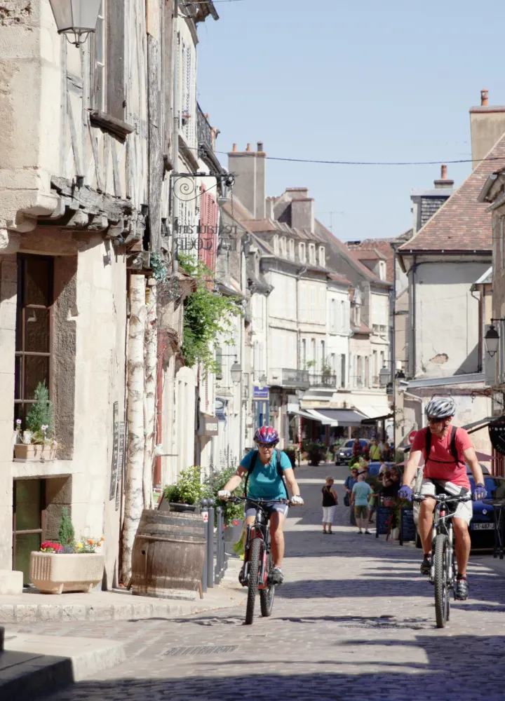 Départ de la Grande Traversée du Morvan à Avallon