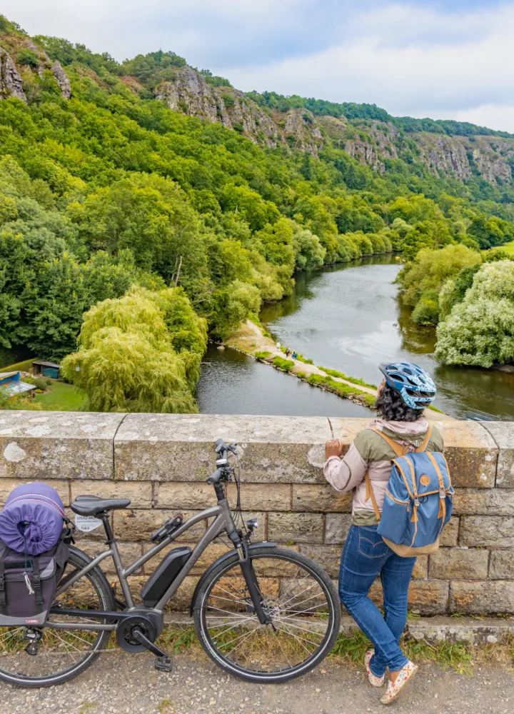 Le Viaduc de Clécy sur La Vélo Francette