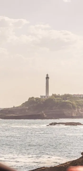 Point de vue sur l'océan à Biarritz au rocher de la vierge