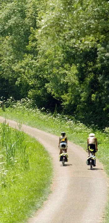 Une véloroute le long du canal du Nivernais