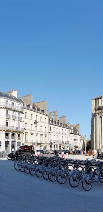 dijon_place_du_theatre_01.jpg