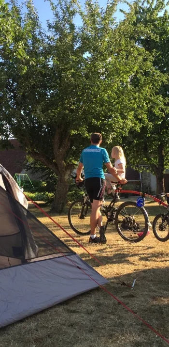 En famille à vélo sur le Canal de Bourgogne