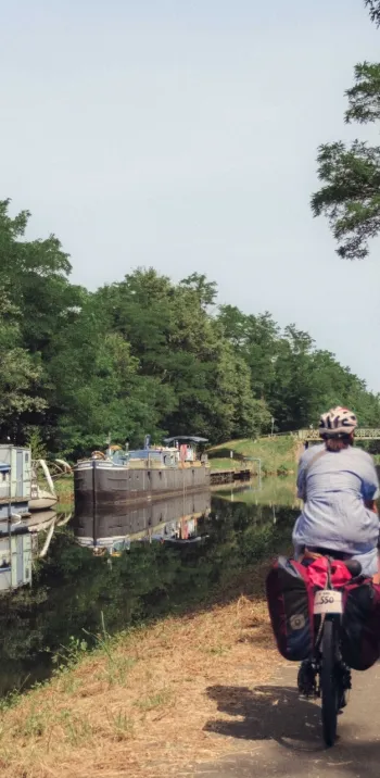Véloire sur le Canal entre Roanne et Briennon