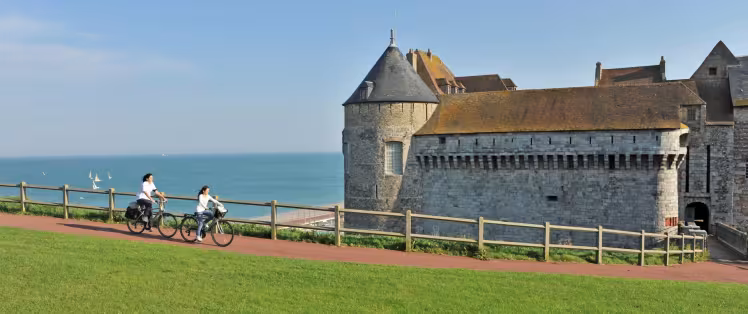 Avenue Verte London-Paris devant le château de Dieppe