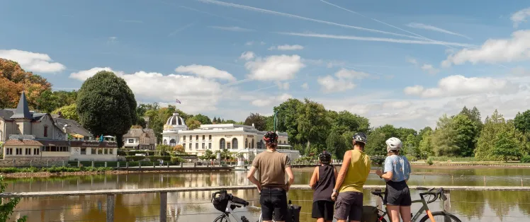 Cyclistes à Bagnole de l'Orne