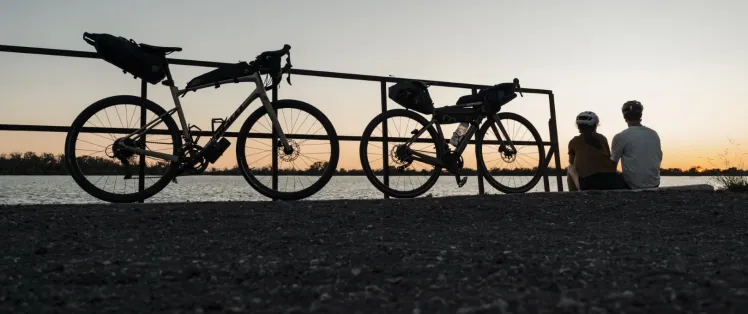 Coucher de soleil sur ViaRhôna à Port Saint Louis du Rhône - Gravel