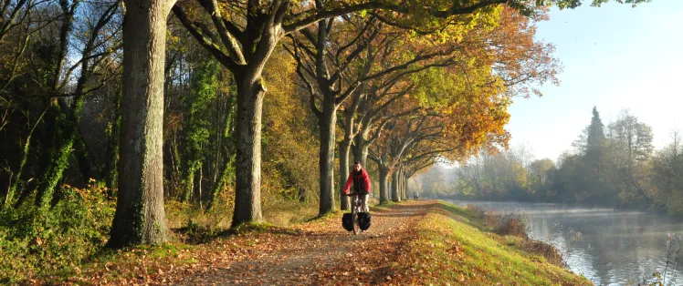 Le canal de Nantes à Brest en Automne vers Pontivy