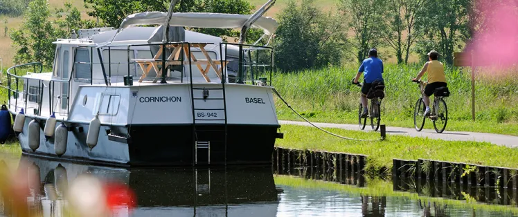 Canal du Rhône au Rhin sur l'EuroVelo 6 vers Montbéliard