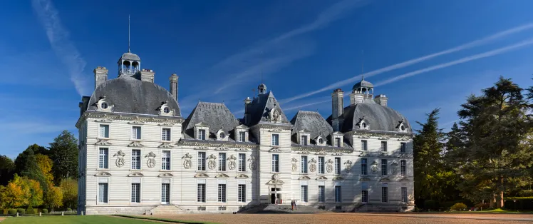 Façade principale du château de Cheverny
